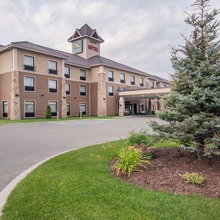 Quality Inn & Suites Val-d'Or Esterno foto