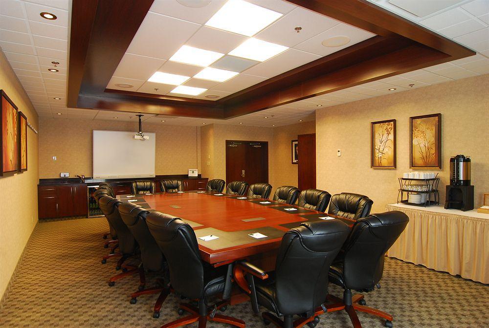 Quality Inn & Suites Val-d'Or Esterno foto