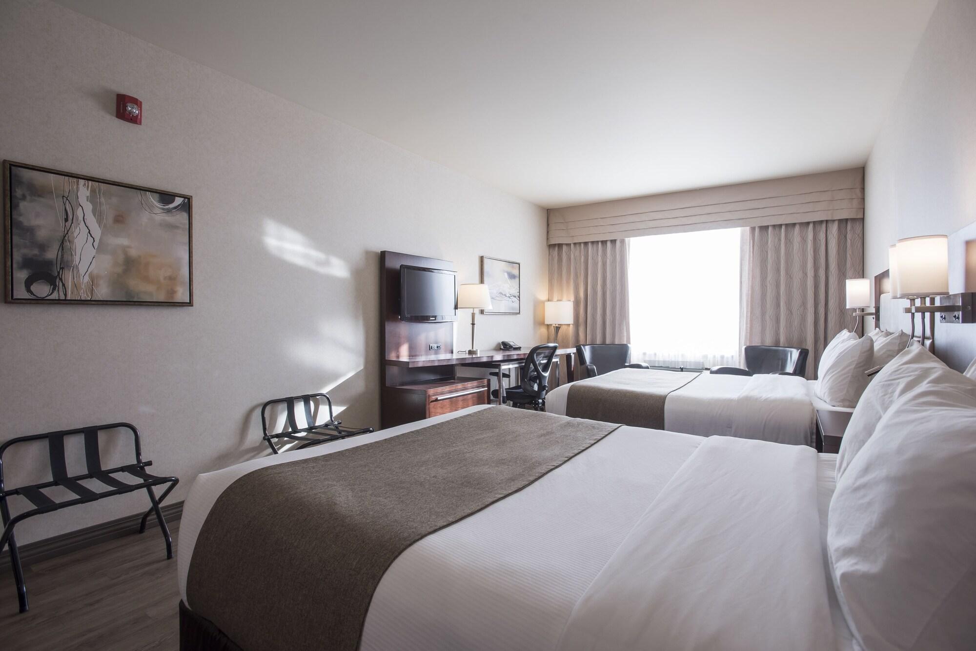 Quality Inn & Suites Val-d'Or Esterno foto