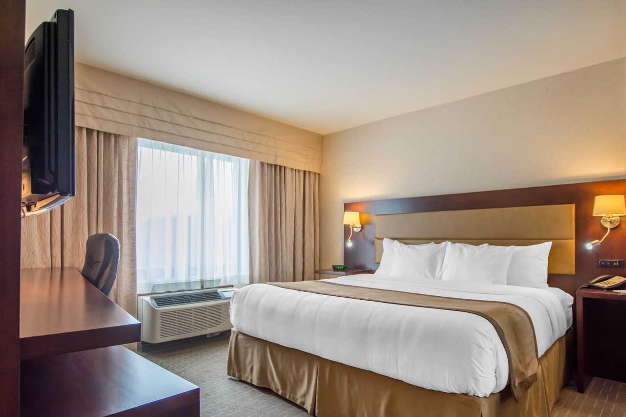 Quality Inn & Suites Val-d'Or Esterno foto