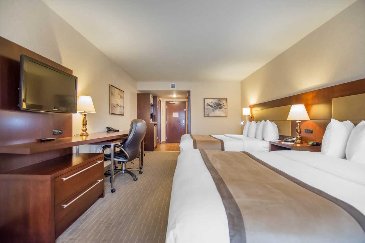 Quality Inn & Suites Val-d'Or Esterno foto