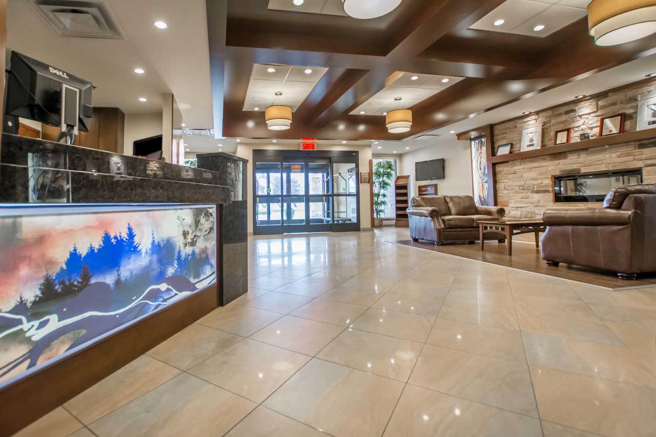 Quality Inn & Suites Val-d'Or Esterno foto