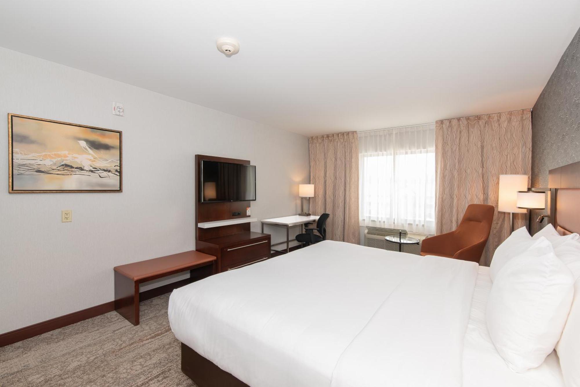 Quality Inn & Suites Val-d'Or Esterno foto