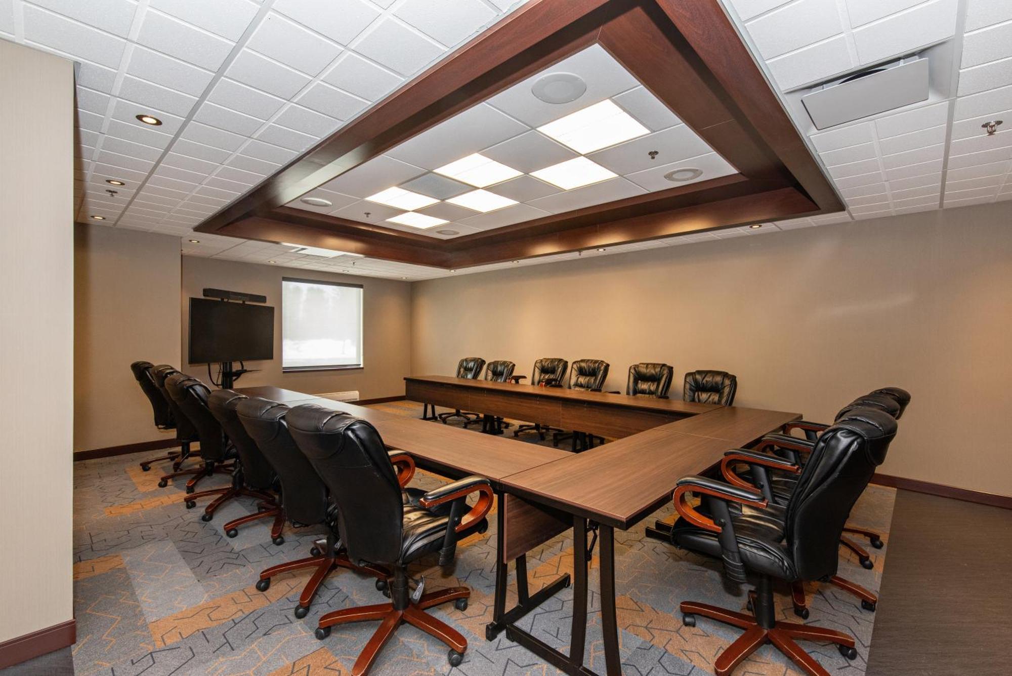 Quality Inn & Suites Val-d'Or Esterno foto