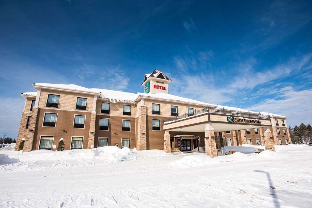 Quality Inn & Suites Val-d'Or Esterno foto